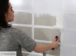 Peinture De Salle De Bain Comment Relooker Le Carrelage Mural Femme Actuelle Le Mag