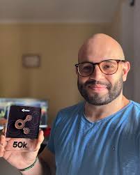 Se você não sabe o que está fazendo, tudo é difícil”. Em entrevista para o  programada "Tá Na Hora”, @pedro.heck compartilhou um pouco sobre seu  caminho no mundo do trading. Trata-se de