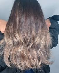 Brunette babe with Ash blonde 👱‍♀️...