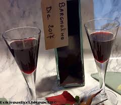 Il prugnolo (nome botanico prunus spinosa) è un grande arbusto che a volte può assumere anche la in distilleria è usato per la preparazione del liquore di prugnolo. Dolci E Pasticci Bargnolino Liquore Di Prugnolo Selvatico Bargno