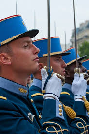 Volontaire de l'armée de terre (vdat) ou engagé volontaire de l'armée de terre (evat) sous contrat à durée déterminée, le militaire du les hommes et femmes du rang ont tous le respect de la hiérarchie, de la discipline, l'esprit d'équipe et le sens du devoir. Le Travail Pour Loi L Honneur Comme Guide L Ecole Militaire Interarmes Emia Le Blog De Philippe Poisson Armee Francaise Ecole Militaire Militaire