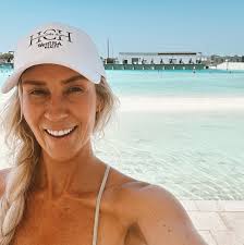 🏄‍♀️ boogie boarding in Arizona? Yes please @revelsurfparks in Mesa  brought the coolest waves- not like a normal “wave pool”. It was an actual  wave with a barrel that surfers were surfing