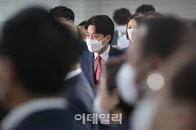 이준석 vs 反이준석…野당권레이스 마지막 전선. Qayhoamwsspl1m