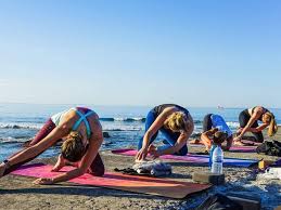 This is such a big question and one i am asked frequently. 8 Tage Atemberaubender Surf Und Yoga Urlaub In Cascais Bookyogaretreats Com