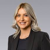 Roxanne Hudson's Instagram, Twitter & Facebook