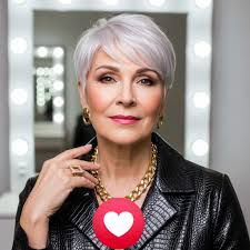 15 Modern Short Haircuts for Older Women to Love in The First Comment 💬