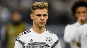 Replacé à son poste de milieu axial cette saison, avant de dépanner. Joshua Kimmich Uber Die Leeren Range Bei Landerspielen Wir Sind Schuld Goal Com