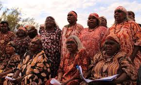 Uluru Handover Aboriginal Women Sing Hymn On 30th Anniversary Video Aboriginal History Aboriginal Aboriginal Culture
