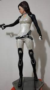 Miss Miranda, sculpted, printed and painted by me, half scale statue,  building my own collection. : rmasseffect