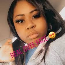 Myra Barr's Instagram, Twitter & Facebook