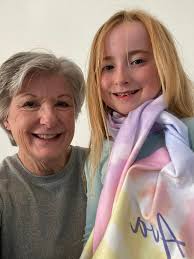 Just landed back home after a whirlwind trip to nashville with my  @hallmarkchannel family to celebrate #countdowntochristmas ! We got all  dolled up last night and line danced the night away. Thank