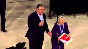 Τιτίκα σαριγκούλη δημητρησ πελεκησ / papadakis press. Brabeysh Ths Titikas Sarigkoylh Apo Ton Dhmhtrh Koytsoympa Youtube