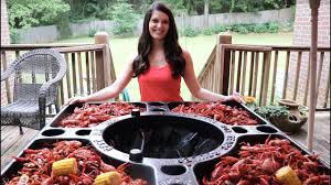 Apr 01, 2021 · bring to a boil, then reduce heat to simmer and cook for 25 minutes. How To Boil Crawfish Cajun Style Youtube