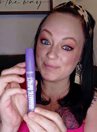 Mascara ingredients and expiration dates for a clean makeup swap