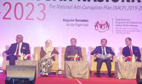 Memandangkan kepada peranan penting yang dimainkan oleh pbt dalam memberi pelbagai jenis khidmat kepada saya kesal perkara ini berlaku dan mulai hari ini saya harap kakitangan awam menghadiri majlis. Penjawat Awam Golongan Berisiko Tinggi Terhadap Rasuah