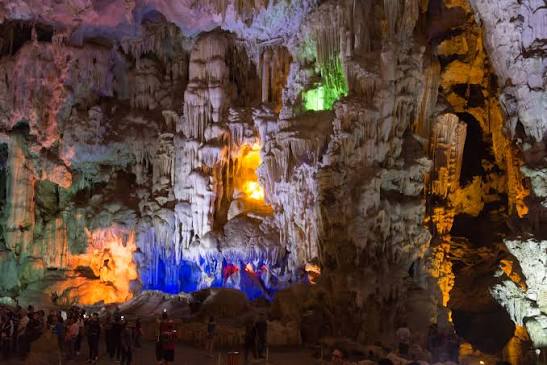 Tien Cung Cave (Dragon's Breath Cave), Ha Long Bay