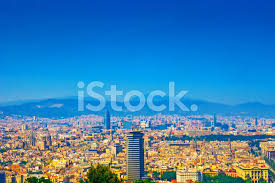 Barcellona si costruisce su due livelli, la parte bassa, vicina al mare, e la parte alta, collinare. Vista Di Barcellona Dall Alto Fotografie Stock Freeimages Com