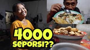 Tambahan bahan seperti cumi asin dan teri menjadikan sambal ini kian enak. Warung Sedekah Nasi Padang Termurah Serba 8000 Youtube