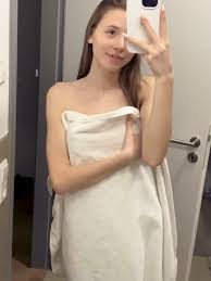 Towel drop gif - pictures, memes and posts on JoyReactor