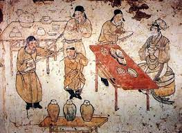 妇人饮茶听曲图 辽 河北宣化下八里韩师训墓出土壁画右侧一女人正端杯饮茶 桌上还有几盘茶点 左侧有人弹琴 形像逼真 中国の芸術 壁画 画