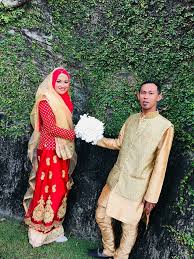 Know what's trending in bollywood. Tema Bollywood Sewa Baju Bollywood Muslimah Facebook