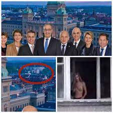 Head on photo awards 2021. Le Malin On Twitter Couac Federal En Agrandissant L Arriere Plan De La Nouvelle Photo Du Conseil Federal Une Femme Nue Serait Visible Https T Co Ljkhh5t8pg