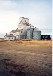 A Grain Elevator In Laura Saskatchewan Farm Scenery Saskatchewan European Architecture