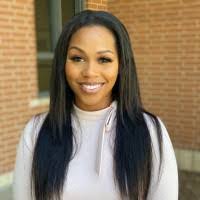 Victoria Bragg's Instagram, Twitter & Facebook