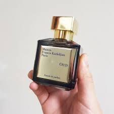 It has wrapped itself in a musk and vanilla accord that releases a harmony of spicy rich aromas. Jual Parfum Original Maison Francis Kurkdjian Oud Extrait De Parfum Unisex Jakarta Utara Jen Perfume Tokopedia