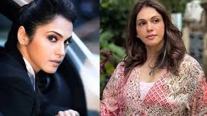 Come alone, don't bring anyone with you', that was the prominent actor's  demand; Isha Koppikar makes shocking revelations
