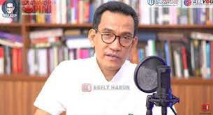 Ada lingkar istana ambil paksa demokrat!! Pdip Bergerak Mensos Risma Dimaki Bupati Refly Harun Putri Mahkota Pilkada Jakarta