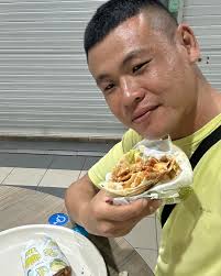 Do you know one of our national athletes is impaired from walking since  birth? Amanda Mok, a para cyclist (WH4) for Team Singapore was born with  Spina Bifida, a neural tube defect