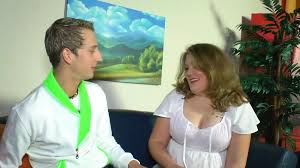 Bbw tatuata si fa leccare e sbattere la figa