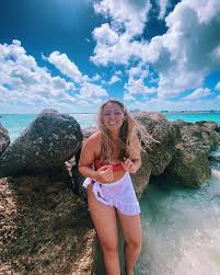 Jessica Roberts | 🦀🐚 | Instagram