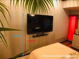 寝室の壁掛け60インチテレビの取付位置 高さ wiz select home mile travel 壁掛け 寝室 テレビ 寝室