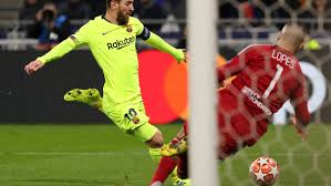 Revision to my entry;i had written;there are 39.34 inches in a meter.5.10 feet = 61.20 inches61.20 inches. Smaller Lopes Is Standing Tall Among Europe S Best Goalies