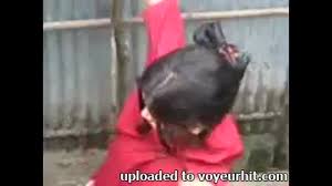 Desi Girl Bathing Outdoor • Pornhex