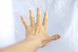 爪の形が良くないと悩んでいる人 必見 男爪を女爪に変える ネイルケアとジェルネイルがおすすめ ネイルケア ネイル 形 爪の形