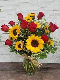 Flower delivery across ireland and in dublin. Roses And Sunflowers Flower Delivery Largo Fl Rose Garden Florist