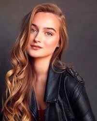 Breanna Weinhold (@breebirdshair) • Instagram photos and videos