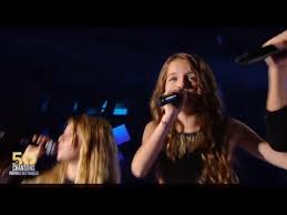 On écrit sur les murs. Kids United Les Lacs Du Connemara 50 Chansons Preferees Des Francais Youtube