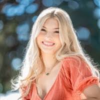 Beth Barrows's Instagram, Twitter & Facebook