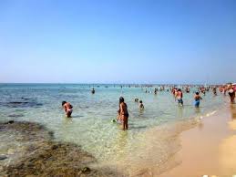 Le maldive del salento con il suo mare cristallino, i variopinti fondali, le suggestive calette, le grotte scavate dal mare, la natura incontaminata fanno di questa terra un vero e proprio eden. Maldive Del Salento Puglia Ecco A Voi Marina Di Pesculose