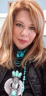 Fabulous Iris Apfel snake necklace! You can find it here:  https://www.ebay.com/itm/255045190147?hash=item3b61e0c203:g:nd4AAOSw1jJg5d88