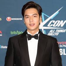 李敏鎬, born june 22, 1987) is a south korean actor, singer, and model. Lee Min Ho S Agency Threatens Legal Action Against Online Trolls E Online Ap