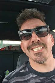 cheers to us who's single and just enjoying life right now.