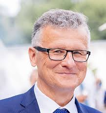 Datei:W fanta portrait.jpg