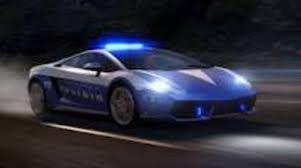 Una Nuova Lamborghini Per La Polizia Video Positanonews