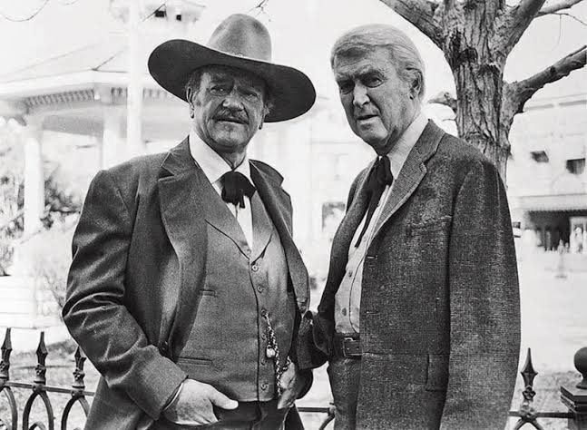 🎬 At 86, John Wayne’s Son Finally Reveals the Man Behind the Legend — The Truth About the Duke’s Private Struggles