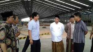 Jun 11, 2021 · harga ikan yang lebih murah dari pasaran ini lantaran pengelola berani mendatangkan pedagang ikan kakap langsung dari asalnya, seperti dari kawasan pantai utara (pantura) jepara, rembang, demak, rembang, kendal, gresik, lamongan, hingga banyuwangi dan pacitan. Wagub Minta Pabrik Sepatu Rekrut Karyawan Dari Rembang Tajukmuria Com